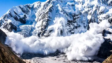 BREAKING! Avalanșă în munții Bucegi. O persoană a fost îngropată în zăpadă, iar salvamontiștii se luptă să o salveze