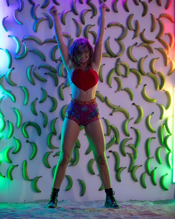 FOTO | Alexandra Stan, ipostază „Baywatch”! S-a pozat în bikini decupați și și-a întărâtat fanii!