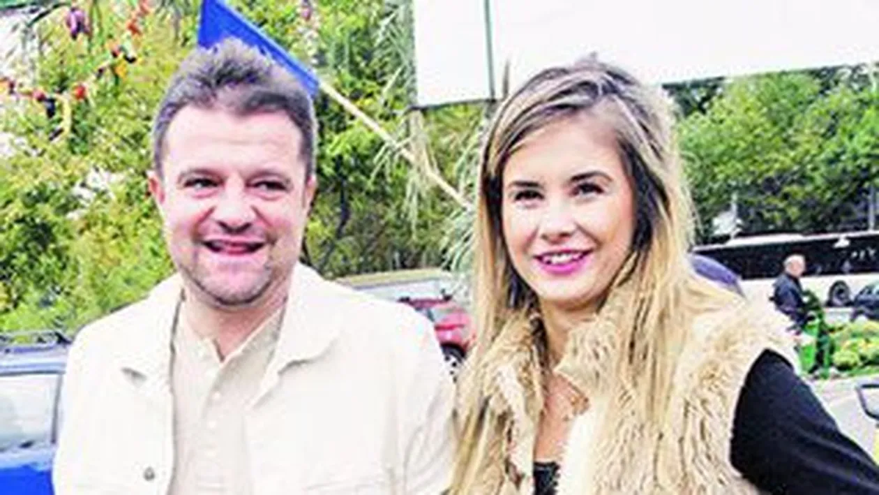 Gratiela Duban se intretine prin exercitii fizice la piscina: Nasc natural, la spital de stat