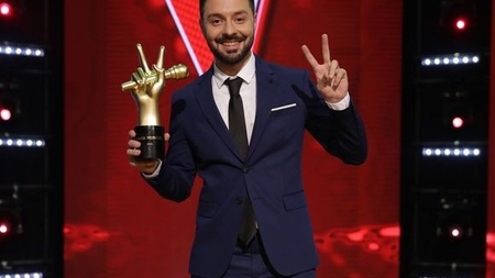 Michael Jackson are un aliat în scandalul de pedofilie în care este implicat. Bogdan Ioan, câștigător la “Vocea României”, sare în apărarea idolului său. “Nimeni nu știe exact adevărul!”