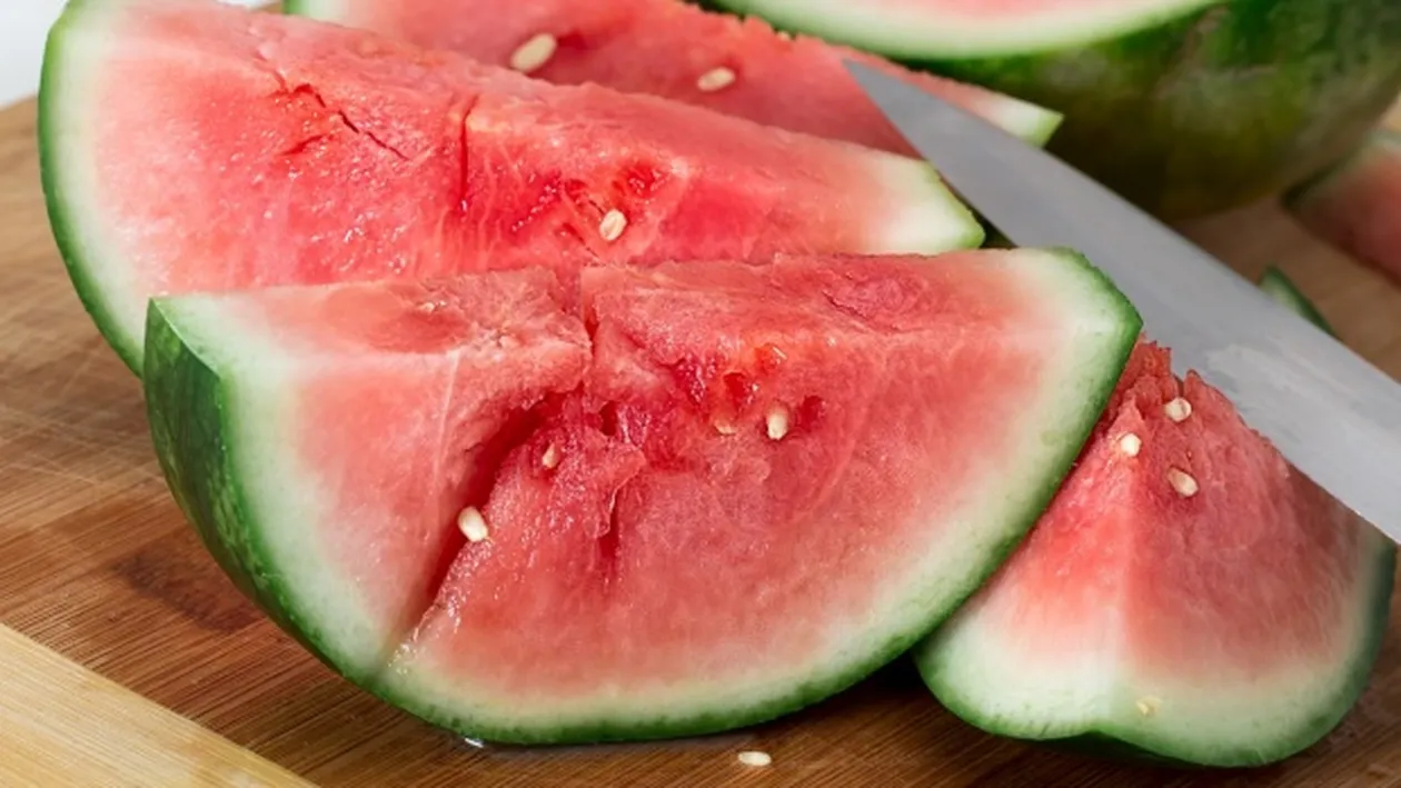 Pepenele, cel mai toxic fruct. Semnele care îți arătă că te poate îmbolnăvi