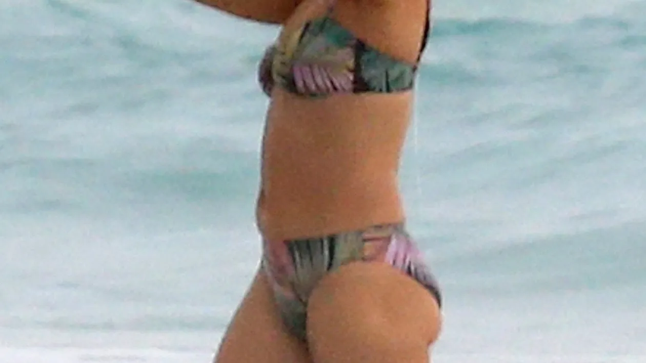 Era una dintre cele mai sexy vedete, dar a pierdut lupta cu kilogramele! Cum arată acum