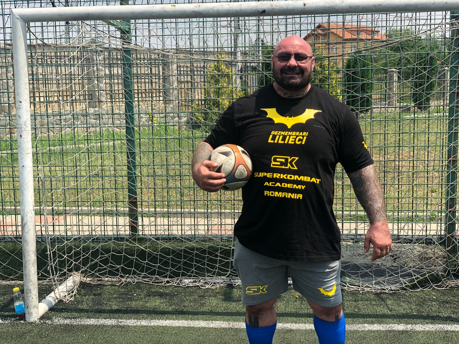 Sandu Lungu s-a reprofilat! A lăsat luptele și s-a apucat de fotbal