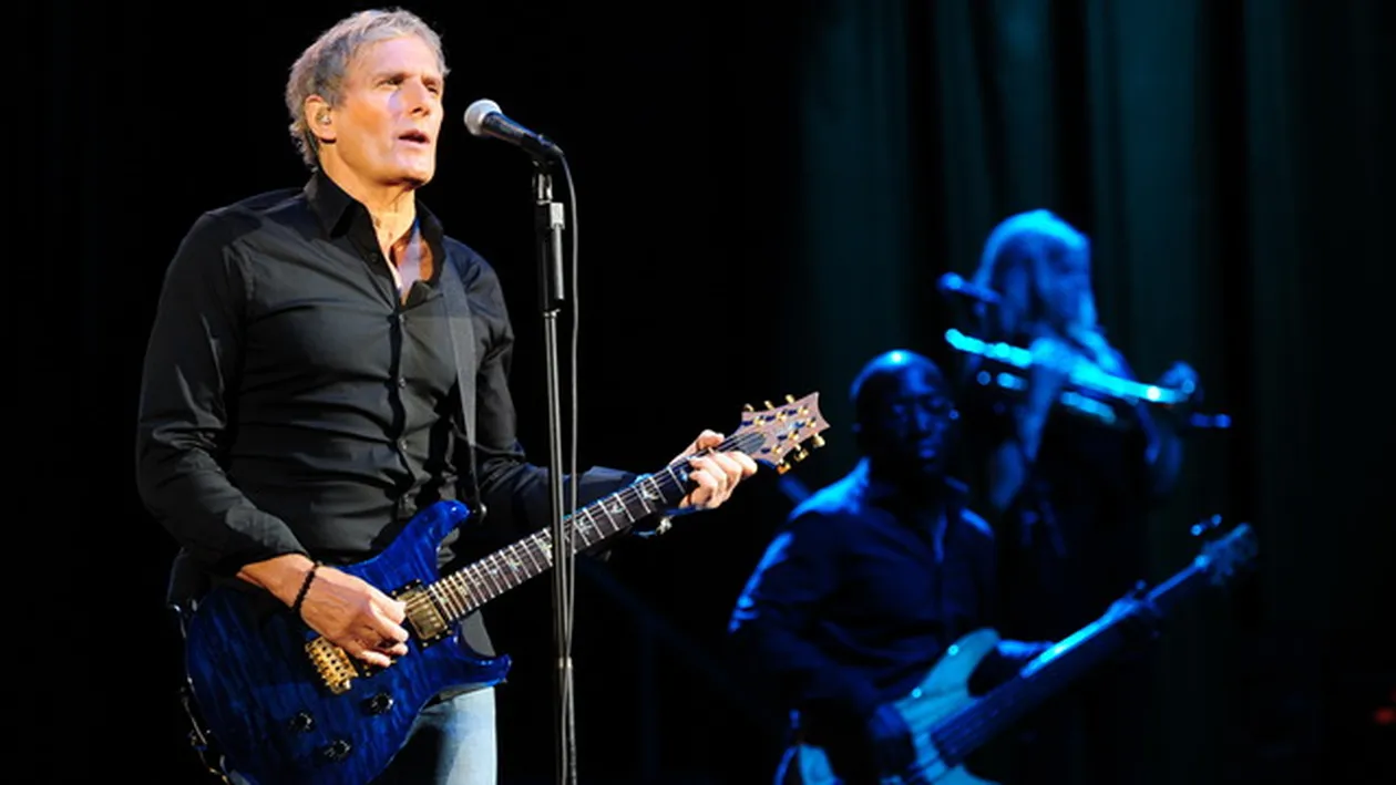 A plouat cu vedete la concertul lui Michael Bolton! Artistul si-a luat acasa “provizii” de zacusaca!