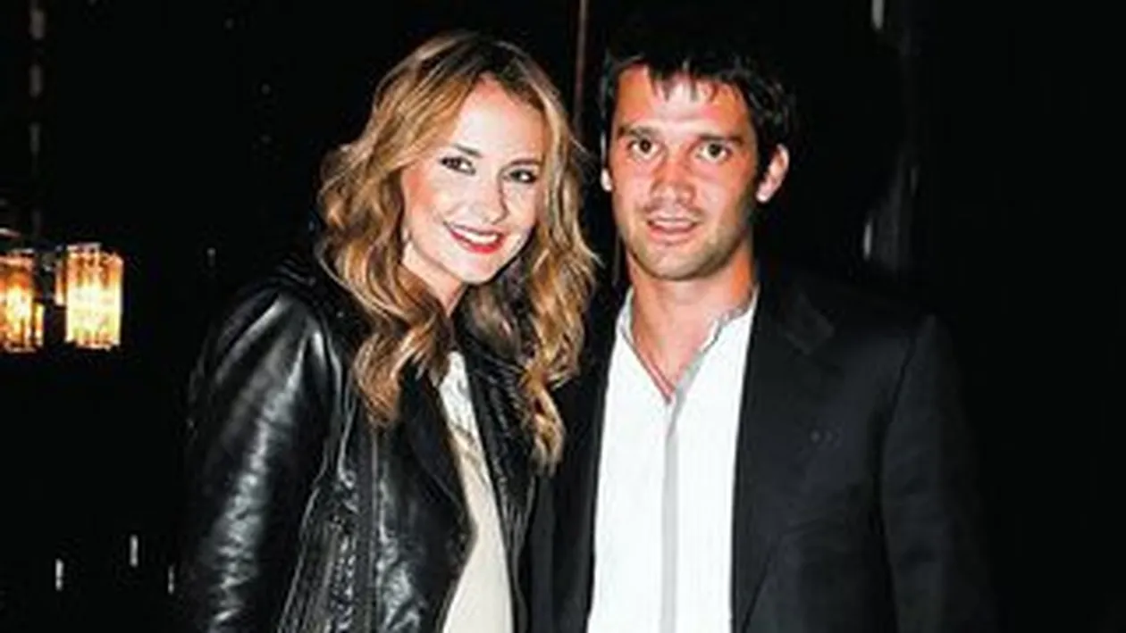 Adelina si Cristi Chivu s-au intors din vacanta pentru Sergiu de la Mandinga! Au facut escala la un botez in Bucuresti