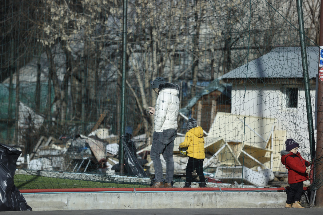 Radu Buzăianu, de la ”Bună, România”, și-a scos băiețelul la o miuță