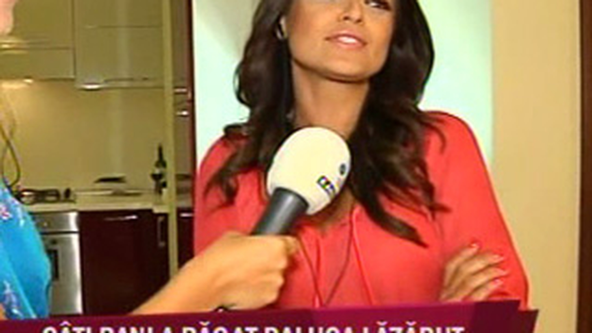 VIDEO Raluca Lazarut deschide usa casei sale! Vezi cu ce obiecte de pret a decorat-o si cum arata tabloul sub care au conceput-o parintii sai!