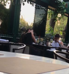 Înaintea partidei cu Dunărea Călărași, Florinel Coman și-a scos bomba-sexy la restaurant