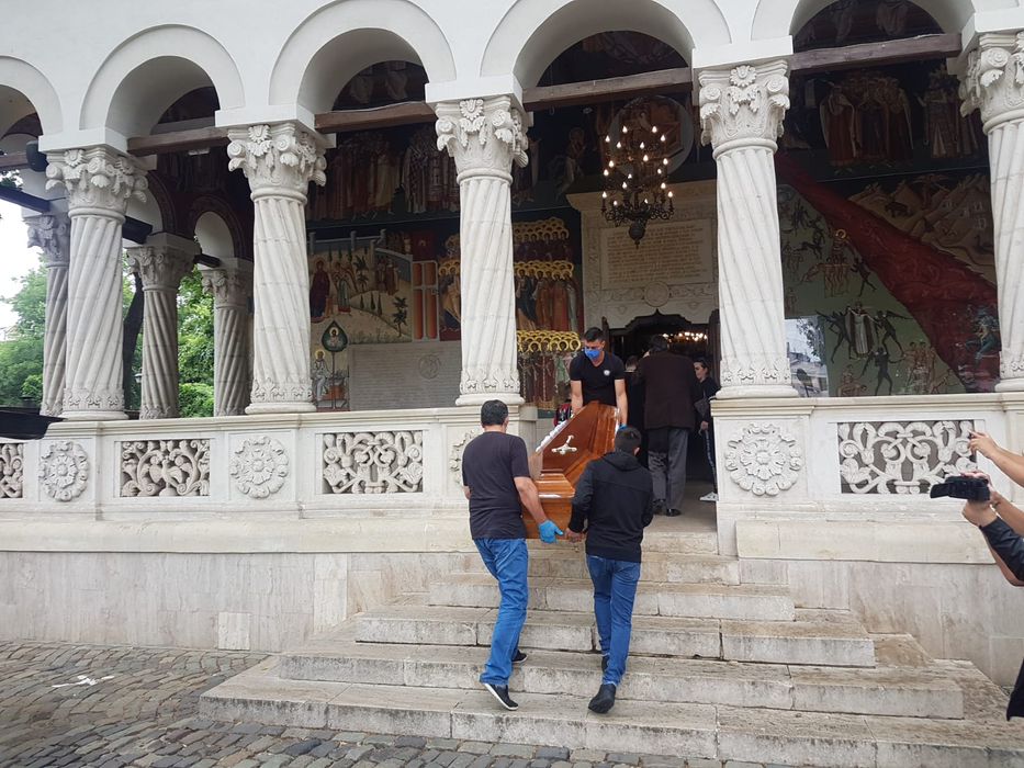 Ce scrie pe crucea lui Costin Mărculescu. Greşeala cutremurătoare făcută de apropiaţi