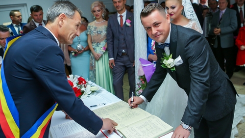 Cea mai bună veste în familia primarului care a făcut nunta cu 7.000 de invitaţi. ”Încă nu am apucat să...”