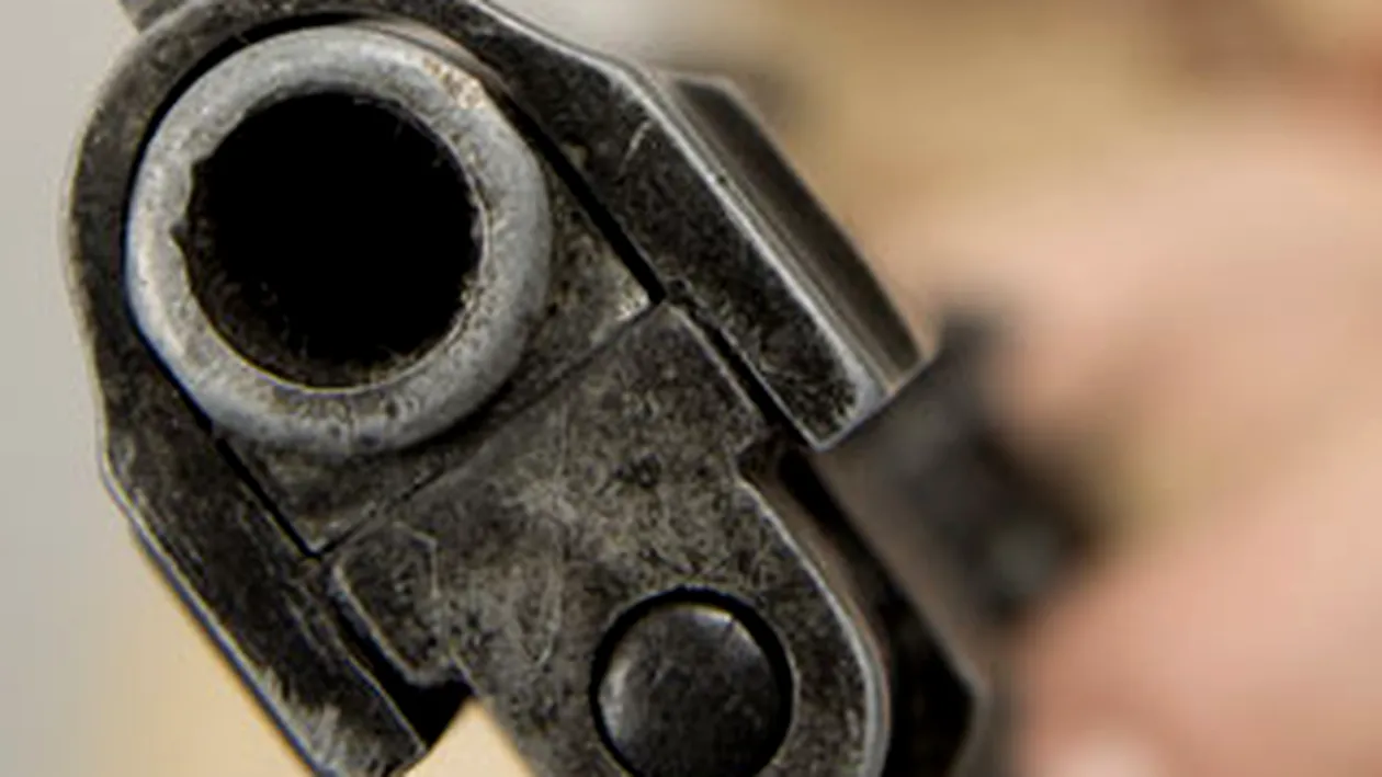 Un tanar de 21 de ani, impuscat in plina strada