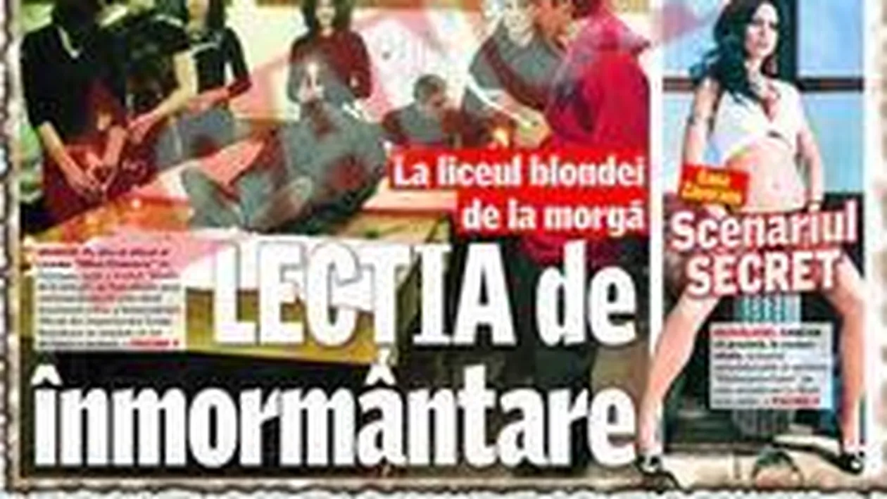 O adolescenta s-a pozat, zambitoare, culcata pe un sicriu