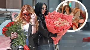 Bianca Drăgușanu, Cristina Pucean și Ramona Olaru, răsfățate peste măsură! Top 40 iubăreți cu brațele pline de flori, de Valentine's Day
