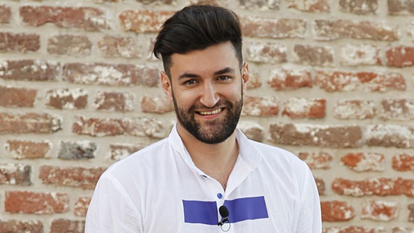 Smiley, ravasit de cand a auzit ca se marita Laura Cosoi! Cu cine si-a petrecut noaptea artistul