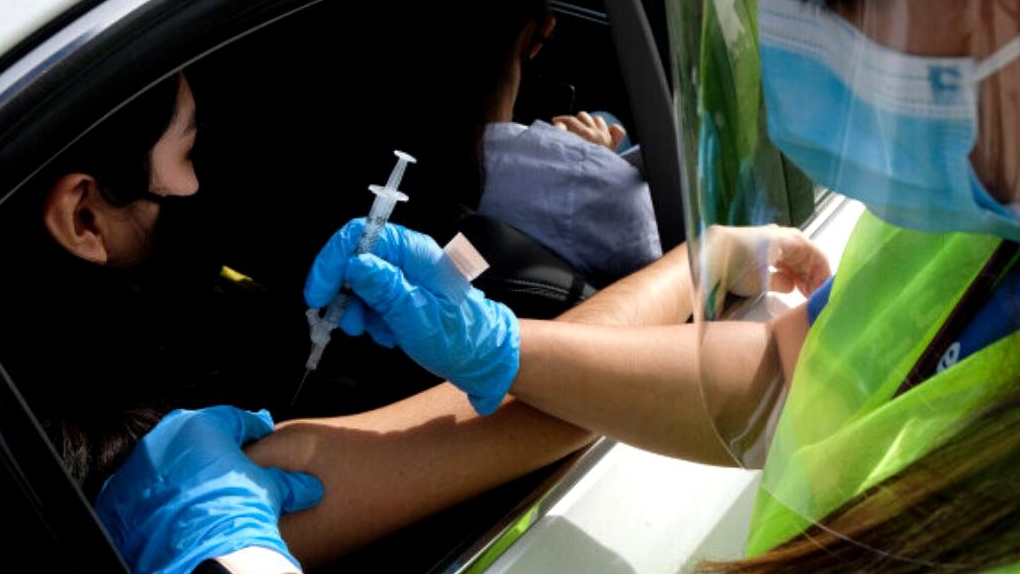 Se va deschide al doilea centru de vaccinare drive-through. Cum va decurge procesul de imunizare