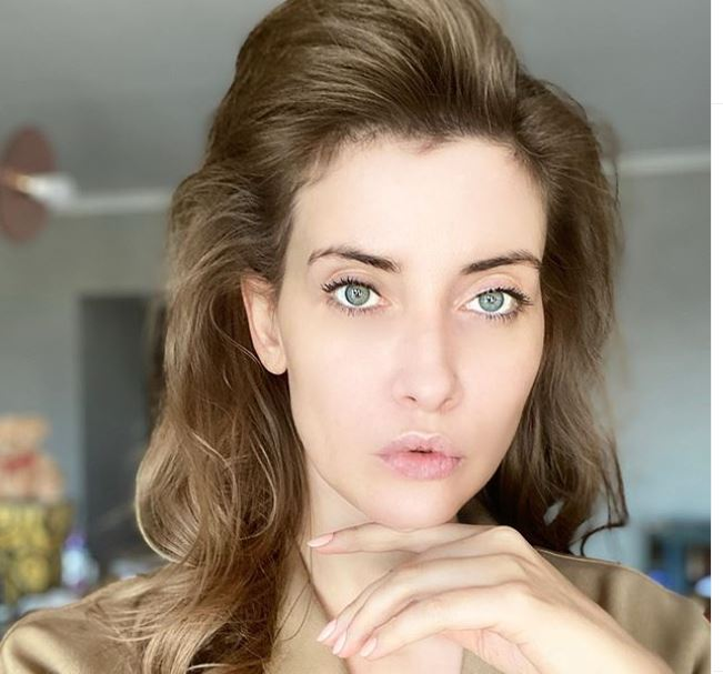 Iulia Albu își caută bonă. Iată care sunt condițiile impuse de vedetă: ”De preferat să fie cu…”
