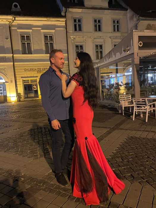 Alin Oprea, mândru de reușita soției lui. Cum și-a făcut apariția Medana la un eveniment dedicat fashion-ului