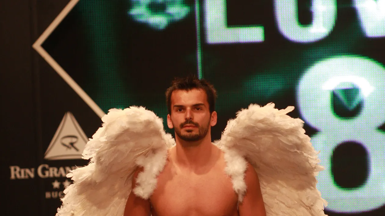 Apropiere neasteptata! Scene fierbinti intre Roxana Ionescu si handbalistul Marius Novanc