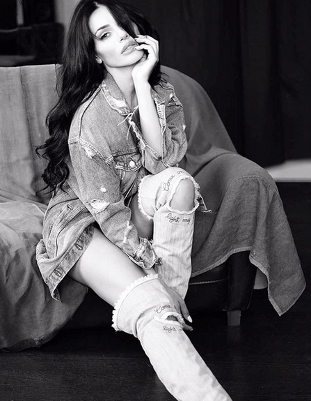 Andreea Sasu a început să-şi şteargă tatuajele pe care şi le-a făcut de dragul lui Philipp Plein