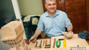 Asta e fiul ADEVARAT al lui Pinocchio! "Traieste" in Ucraina si se pregateste de nunta! Vezi cum arata! :))