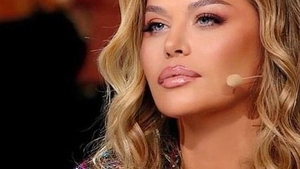 Loredana Groza a găsit secretul tinereţii fără bătrâneţe. Cum se menţine artista într-o formă de invidiat