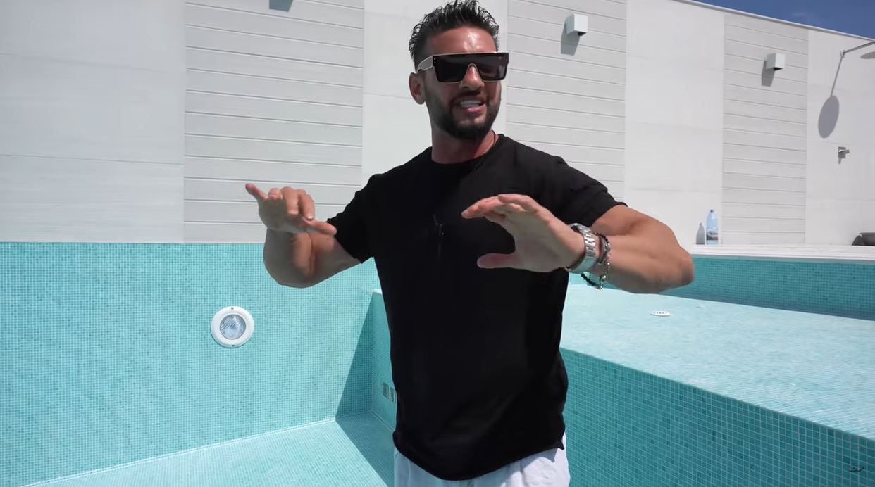Cum arată piscina din casa de 300.000 de euro a lui Dorian Popa. A lăudat-o atât de tare, încât lumea a început să-l ia la mișto pe TikTok
