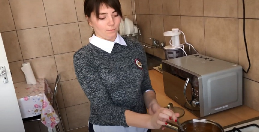 Cum arată, de fapt, apartamentul din București în care locuiește Vulpița de la Acces Direct