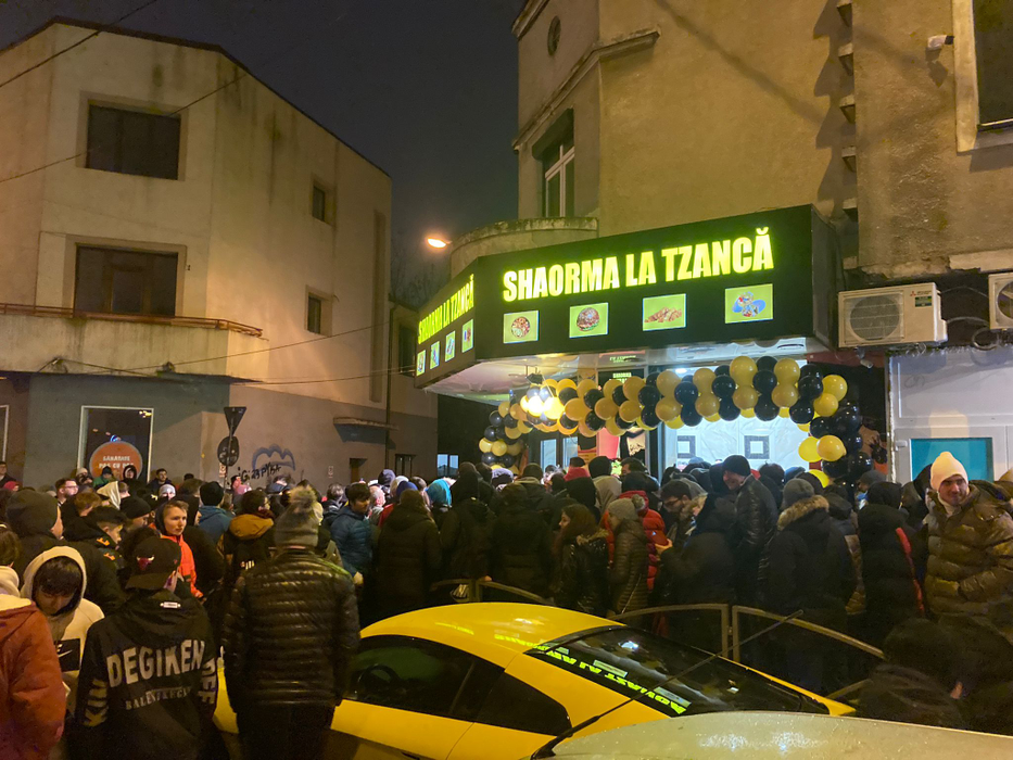 Tzancă Uraganu șo localul „Shaorma la Tzancă”