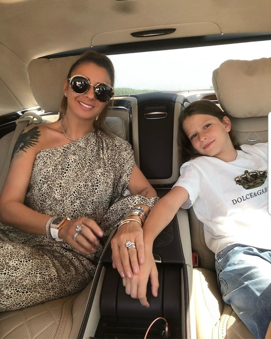 Anamaria Prodan, răsfățată cu daruri de lux de ziua ei! Cum arată tortul personalizat pe care l-a primit