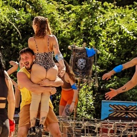 Jador a călcat pe bec, din nou /Foto: Instagram