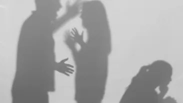 Un bărbat din Iași a sunat la 112 să-și reclame soția! Ce i-a făcut femeia