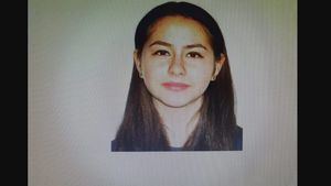 Ați văzut-o? O minoră de 17 ani din Botoșani a fost dată dispărută. Autoritățile au demarat căutările