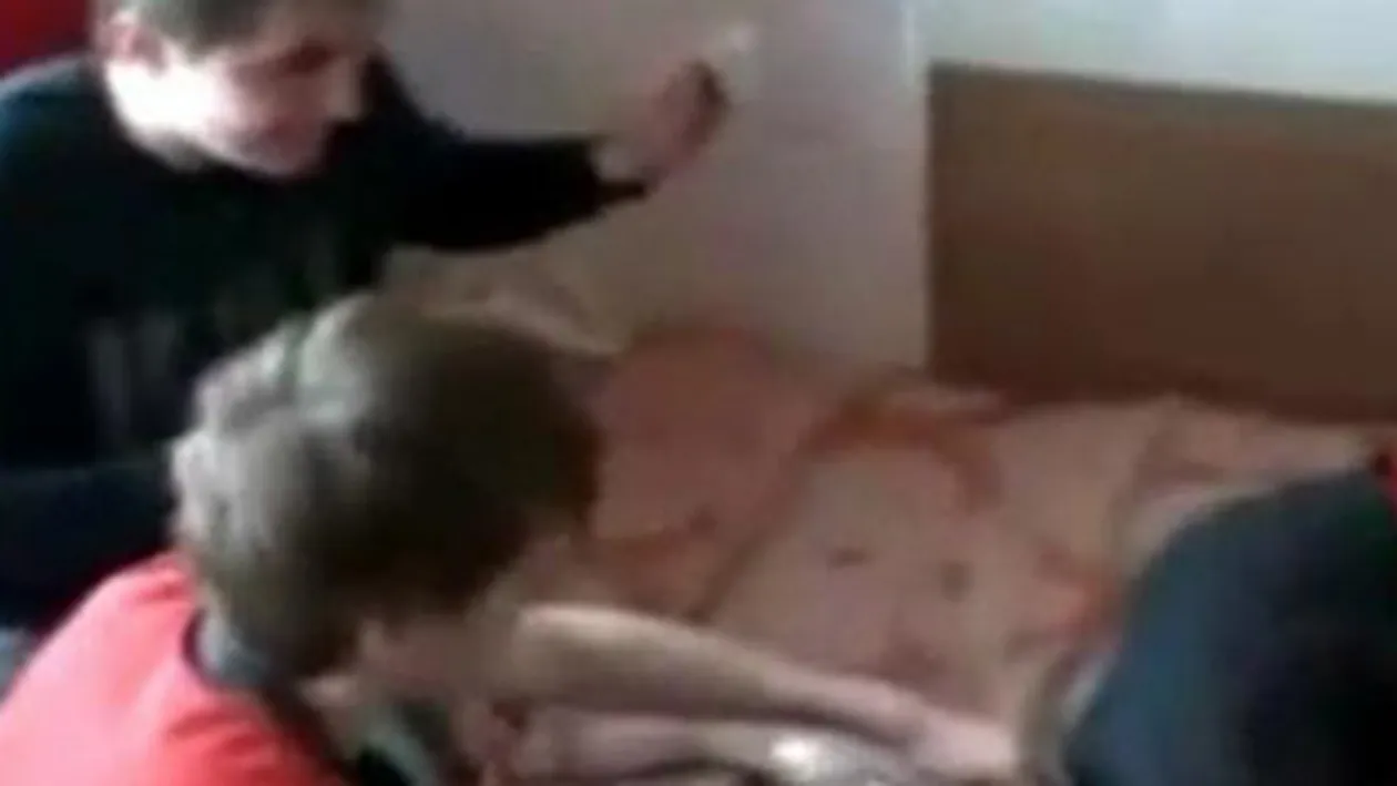 VIDEO Uite viata de student la rusi! Cele mai penale si sinistre glume posibile le vezi aici!