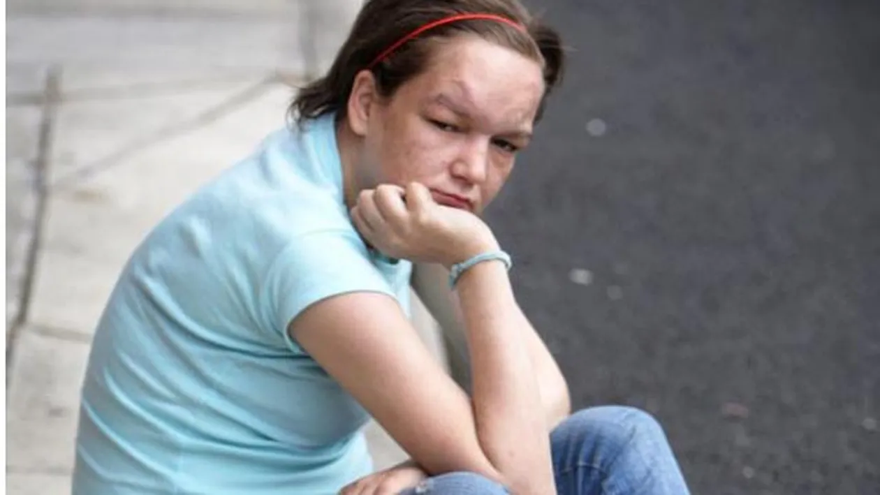 A vrut sa fie insotitoare de bord insa a dat in patima drogurilor! Cum arata dupa ce a devenit dependenta