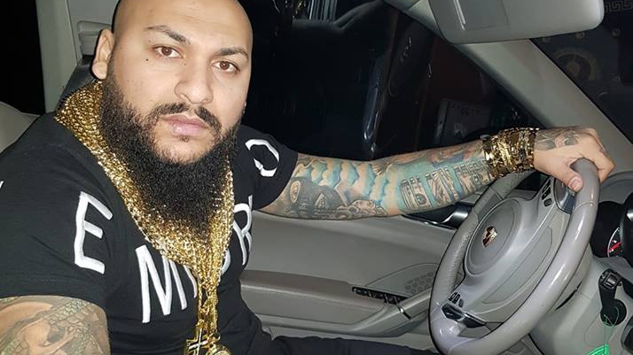 Dani Mocanu s-a dezlănțuit pe Facebook: “Eu cu 50 de euro intru la nevestele voastre“