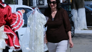 Gabriela Cristea îmbracă azi rochia de mireasă. Primele imagini cu ținuta albă pe care o poartă vedeta