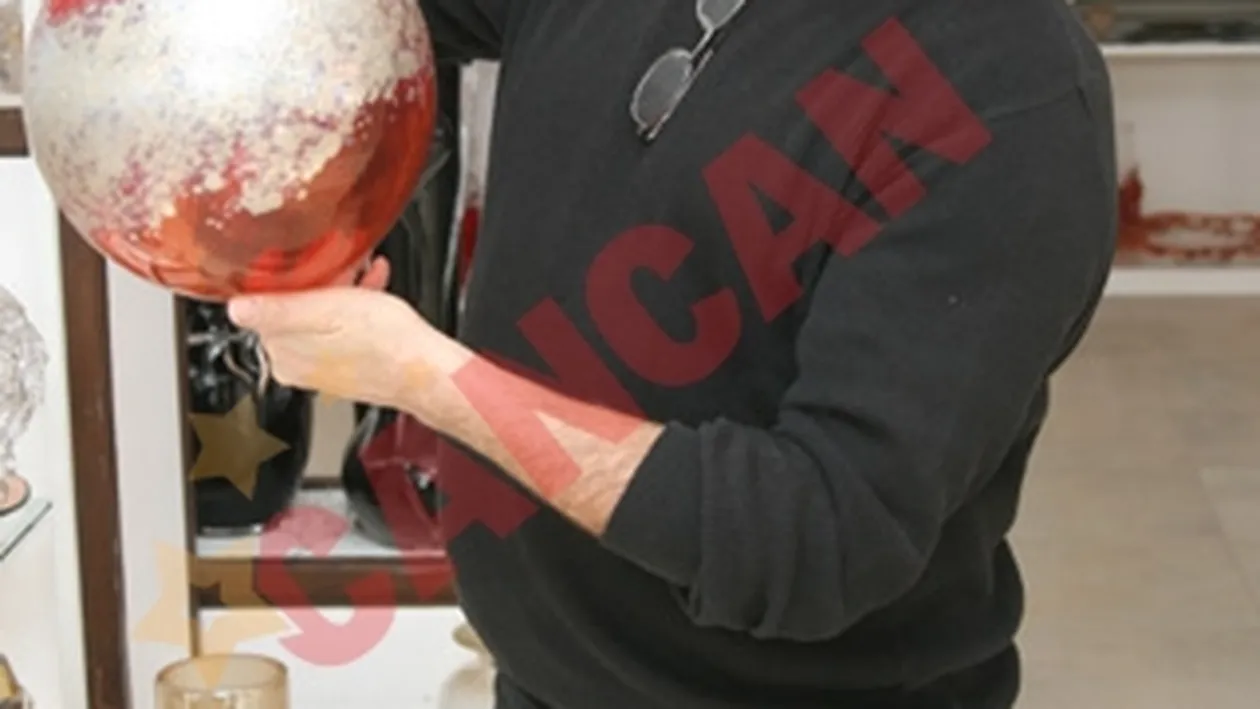 Mos Craciun are angajati si in Romania!