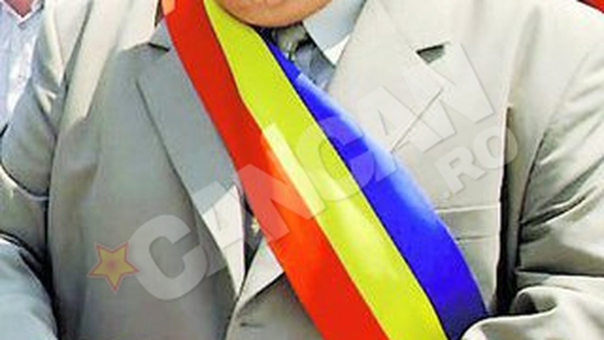 Edilul comunei Butimanu sustine ca interpreta Cristina Boboaca i-a cerut o sponsorizare la prima intalnire: "A vrut bani pentru o statie"