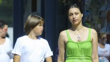 Daniela Nane face lectii cu baiatul ei