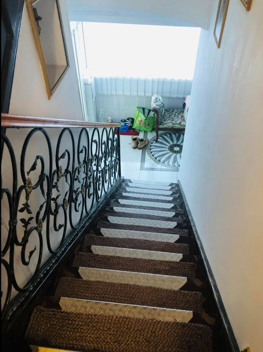 Prețul unui apartament în centrul Capitalei a creat isterie pe Internet! Suma ireală pe care o cere proprietarul: ”La bucătărie, trebuie să stai în genunchi să gătești”