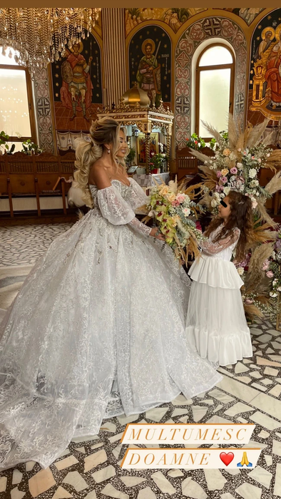 Roxana Vaşniuc își donează rochia de mireasă după divorț. Vedeta a făcut anunțul