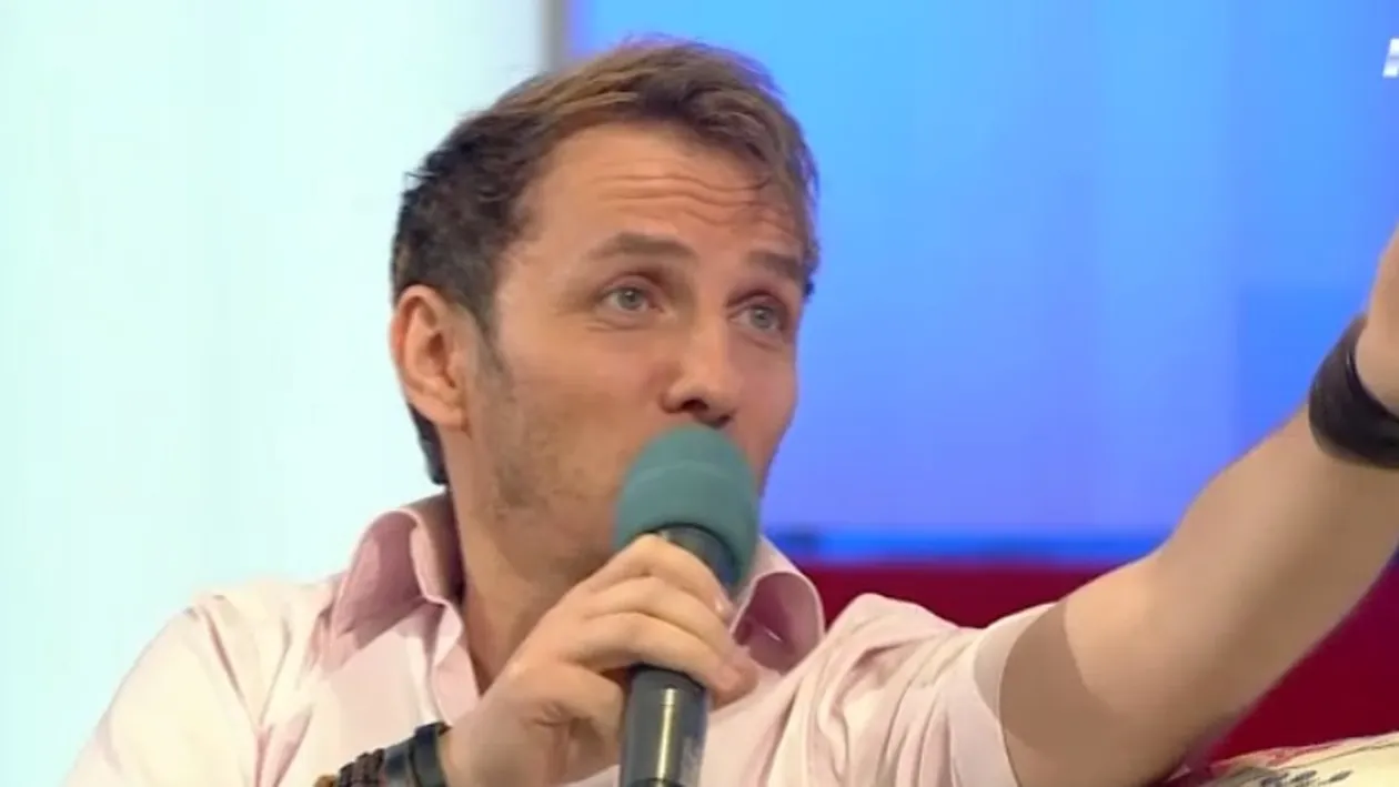 Primul lucru pe care l-a facut pletosul Traistariu dupa ce i-a crescut parul! De atunci sta toata ziua in fata oglinzii