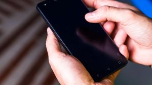 Cât a plătit un român factura la telefon după ce s-a conectat la rețeaua din Serbia