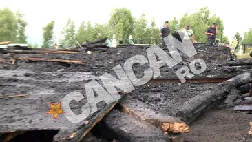 VIDEO O biserica veche de 250 de ani din Cluj a ars in intregime! Chiar si clopotele s-au topit in flacari! VIDEO