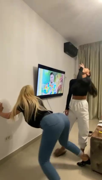 Simona Trașcă, Loredana Chivu și Ana Mocanu s-au “dezlănțuit” într-un apartament