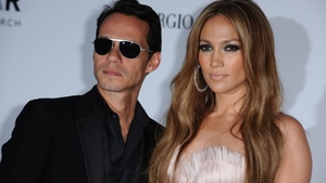 J Lo si Marc Anthony, retinuti mai mult de doua ore pe un aeroport din Moscova
