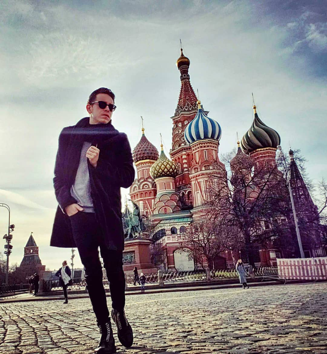 Ce mult s-a schimbat viața lui Narcis Ianău după participarea la Românii au Talent: “Am fost hărțuit doar pentru că eram diferit”. Artistul își dorea să devină preot