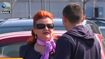 VIDEO De ziua ei, Maria Carneci a flirtat cu un tanar in parcarea unui mall, la doi pasi de sotul ei: Deci vrei perversitati de-astea?