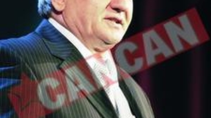 Porumboiu crede ca arbitrii iau spaga in valuta