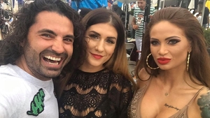 AUREL a înşelat-o din prima cu ispita MARIA, iar acum ALEXANDRA şi-a refăcut viaţa cu un alt bărbat de pe INSULA IUBIRII! Însă, nu este cel la care se aşteptau toţi, ci...
